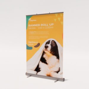Imagem que ilustra um banner roll up, no formato de 1,40x2,00m, com a comunicação em tecido, impressa pela Imprima.vc