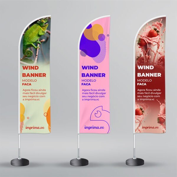 Imagem que apresenta 3 (três) wind banner personalizado, com arte da Imprima.vc, a fim de demonstrar as possibilidades de uso do produto.